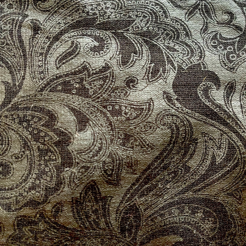 Embossed print leggings